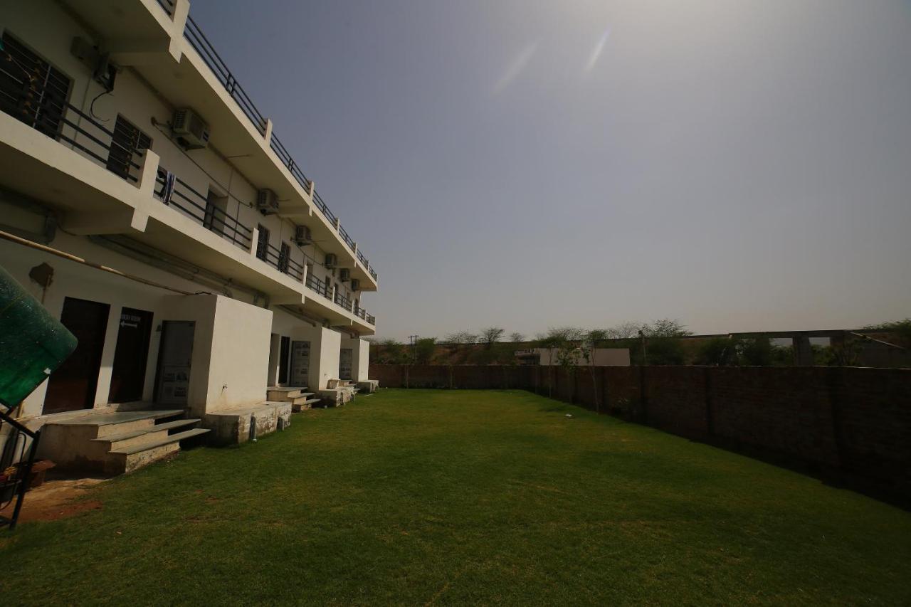 Oyo 37077 Hotel Rawat Ajmer Dış mekan fotoğraf